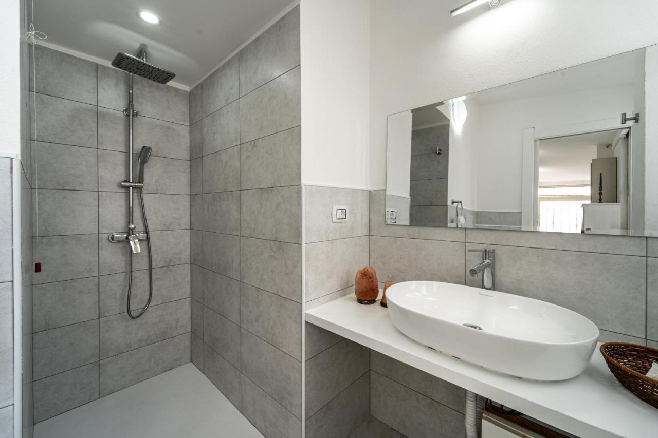 Monolocale Gio Apartment Carbonia Exterior photo